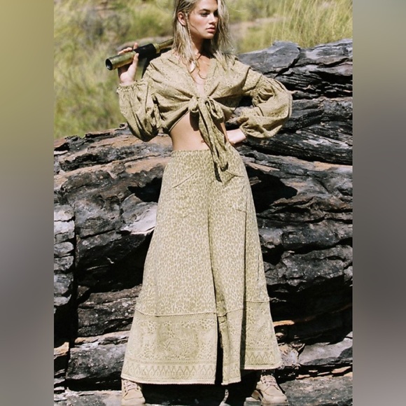 Spell Wild Things Wide Leg Pants BNWT Size Large - Picture 2 of 10